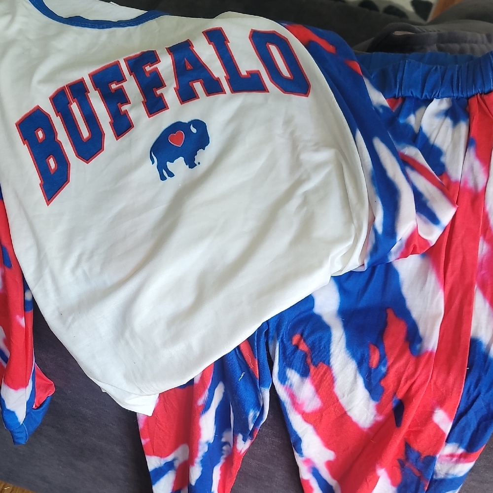 Buffalo Graphic Top and Tie-Dye Pants Set